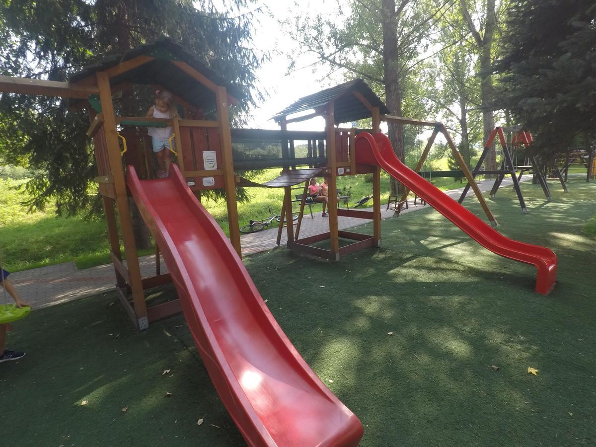 Beska Apartamento Bešeňová Exterior foto