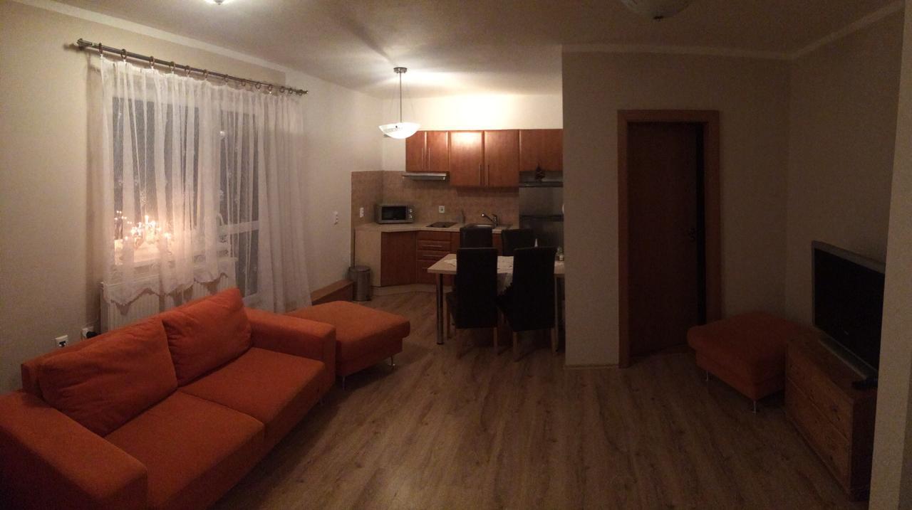 Beska Apartamento Bešeňová Exterior foto