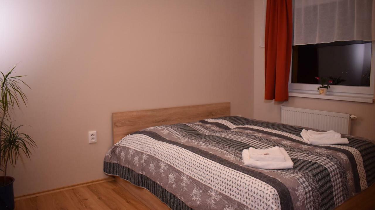 Beska Apartamento Bešeňová Exterior foto