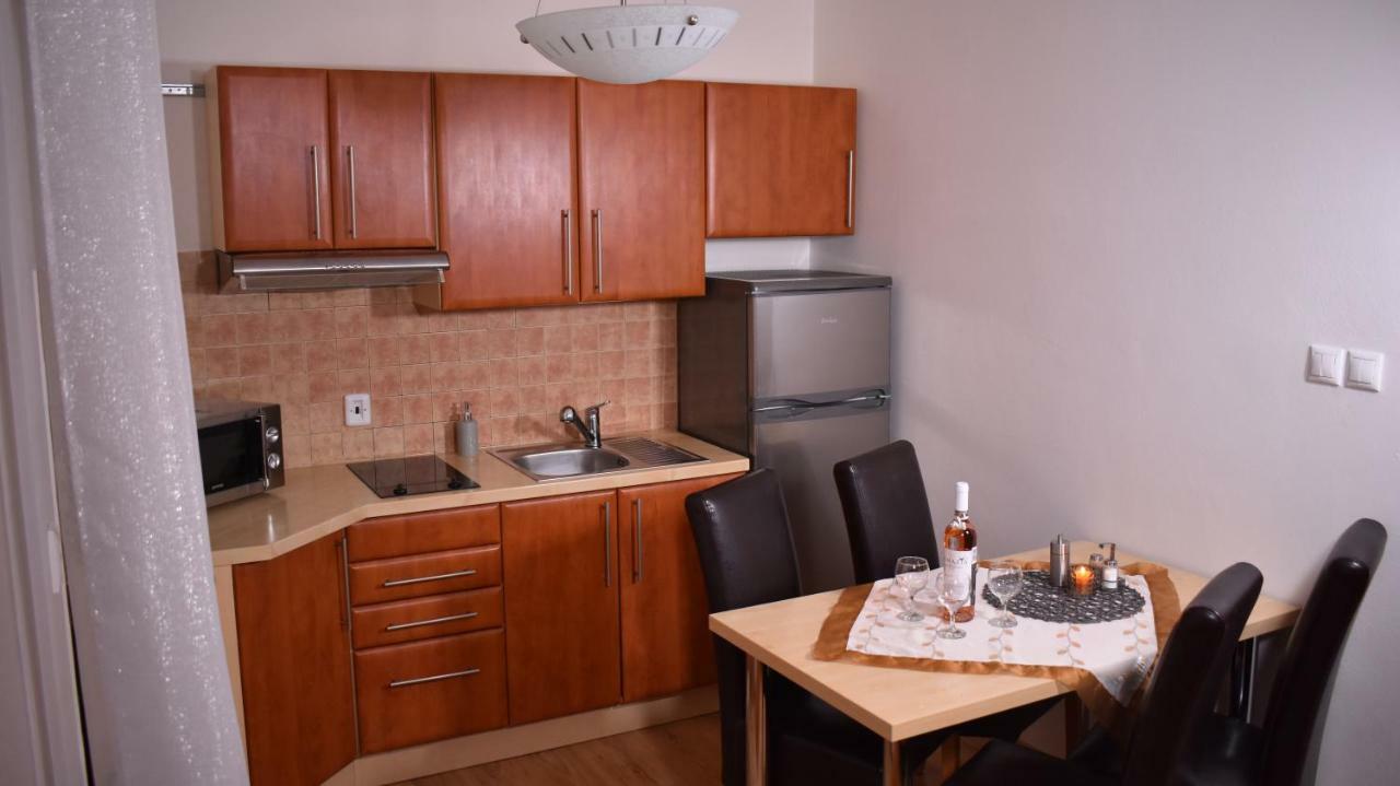Beska Apartamento Bešeňová Exterior foto